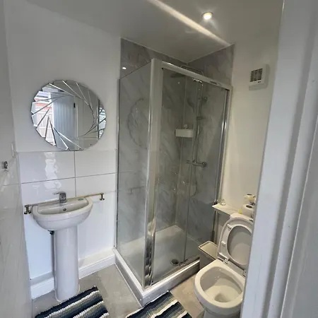 1 Bed Room & Bathroom Garden No Kitchen Stoke Poges Exterior photo