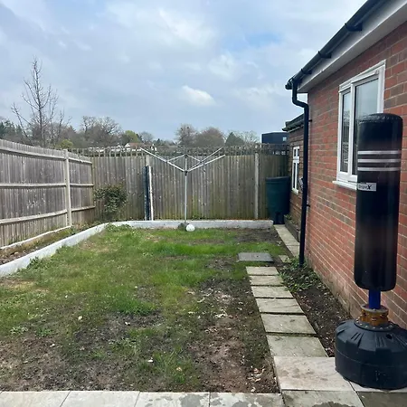 1 Bed Room & Bathroom Garden No Kitchen Stoke Poges Exterior photo