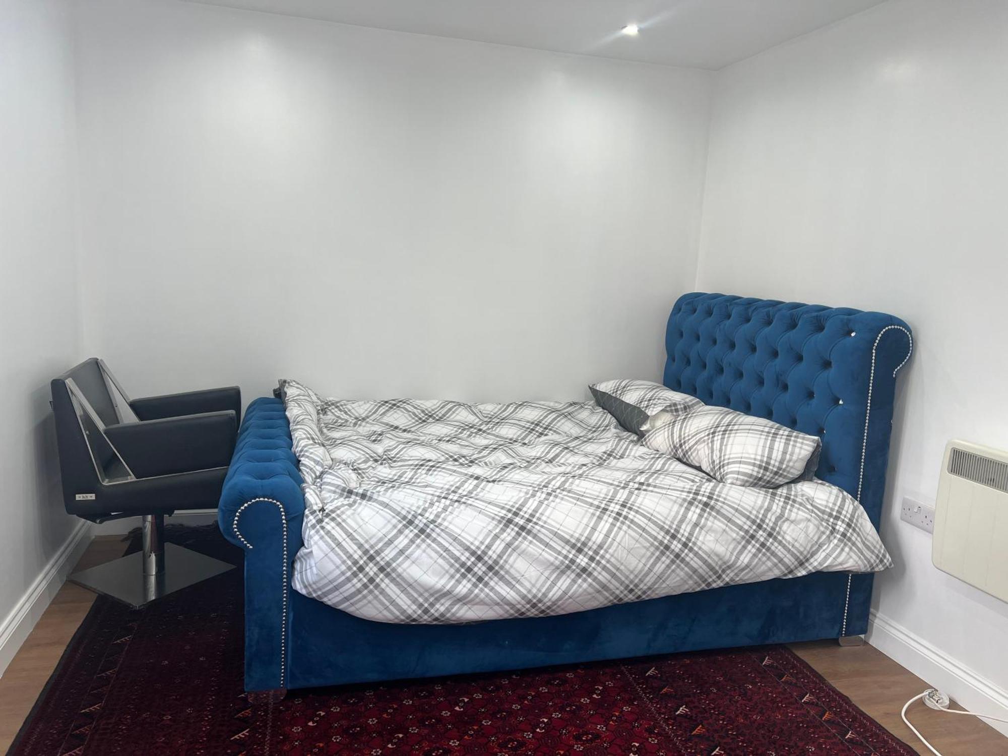 1 Bed & Bathroom Garden No Kitchen *